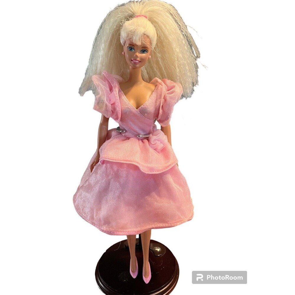 Twirling Makeup Barbie In Pink Sweet Roses Dress Vintage 80s Doll